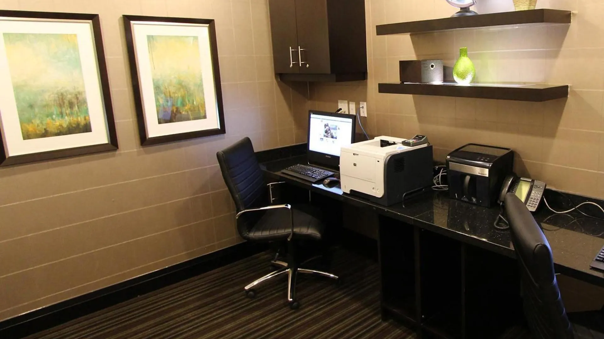 Holiday Inn Jeddah Gateway By Ihg 4*,