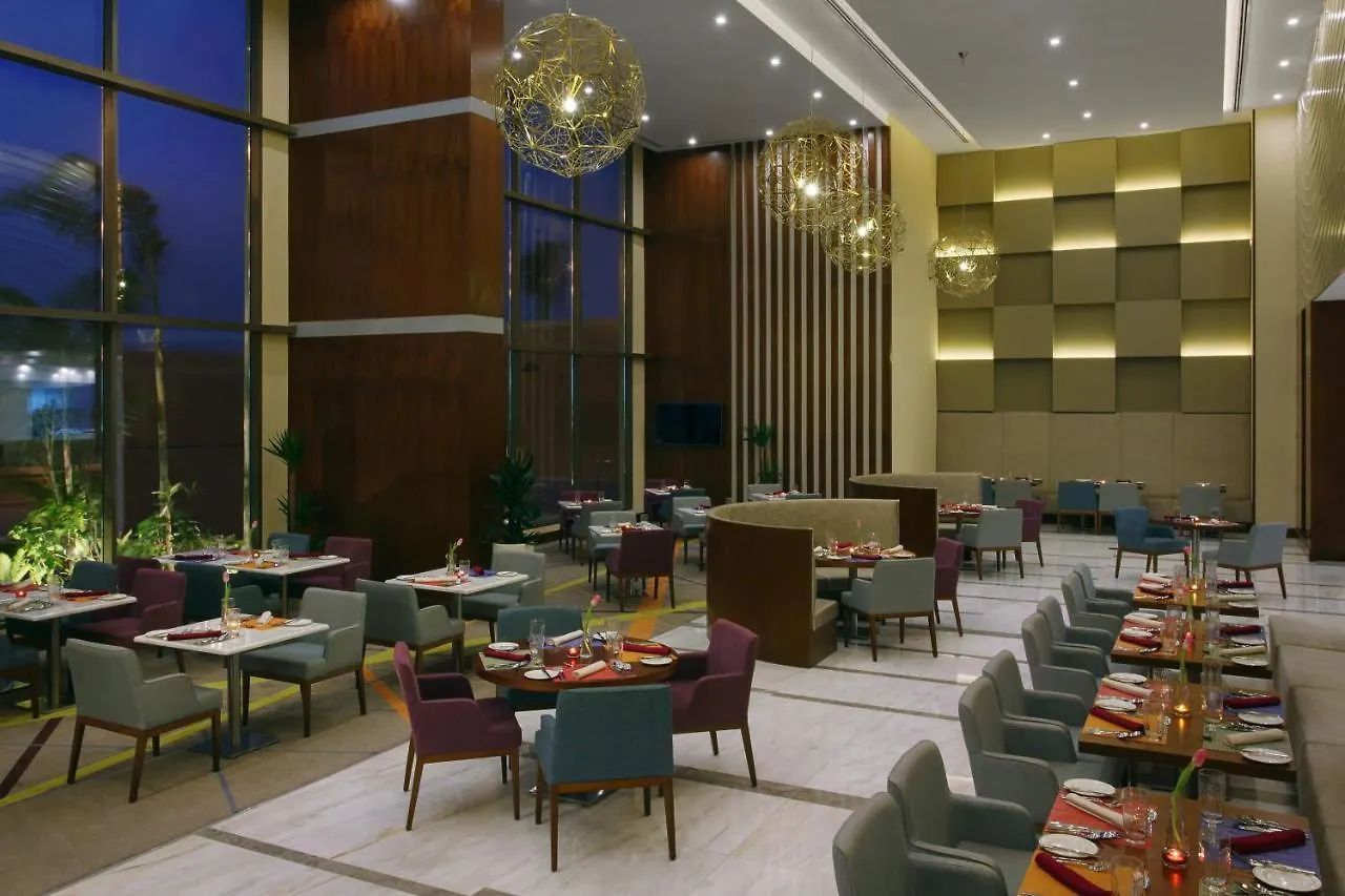 Holiday Inn Jeddah Gateway By Ihg 4*,
